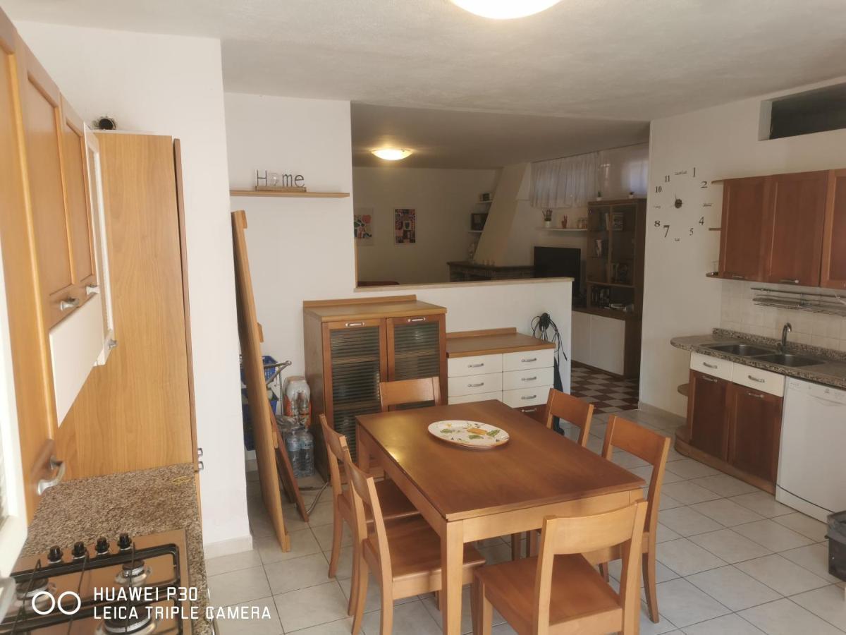 Taverna A 100 Mt Dal Mare Porto Torres Exterior foto
