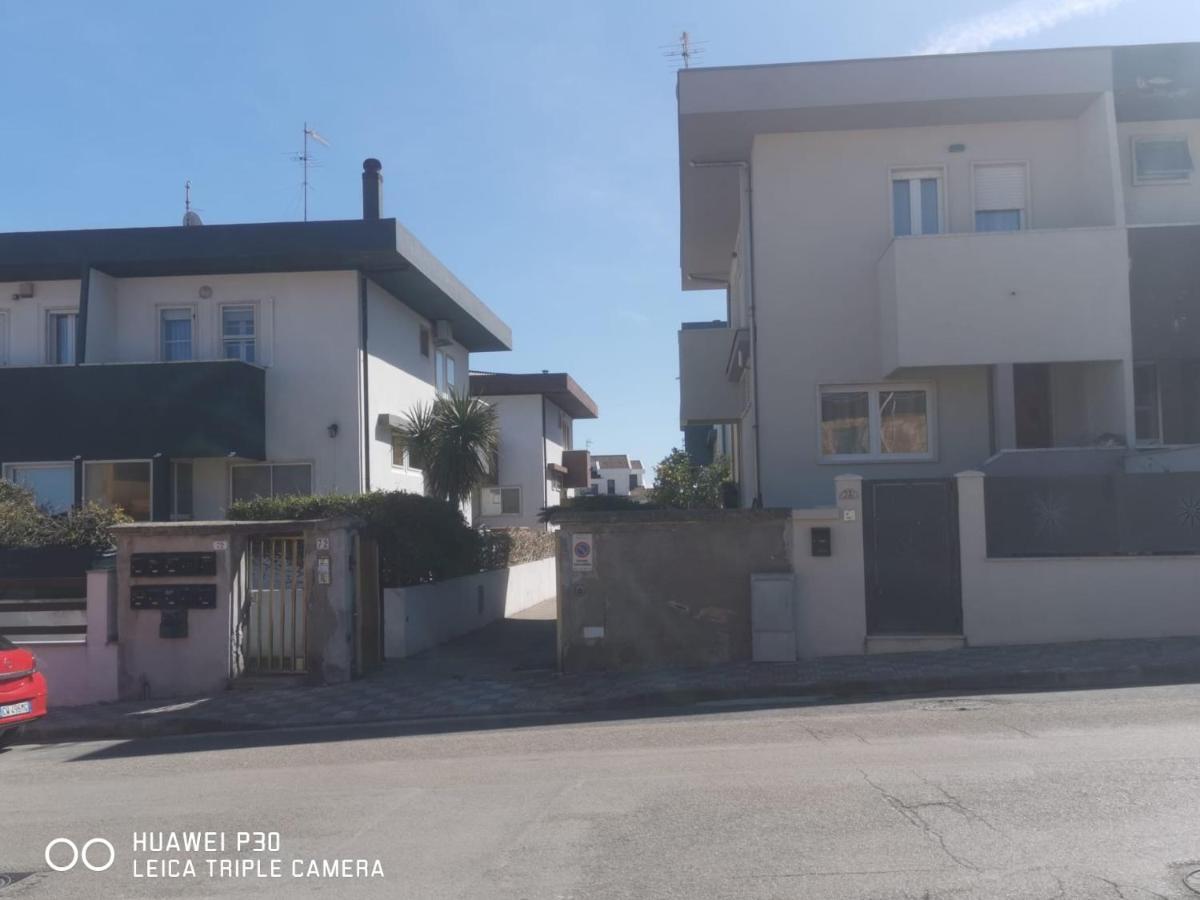Taverna A 100 Mt Dal Mare Porto Torres Exterior foto